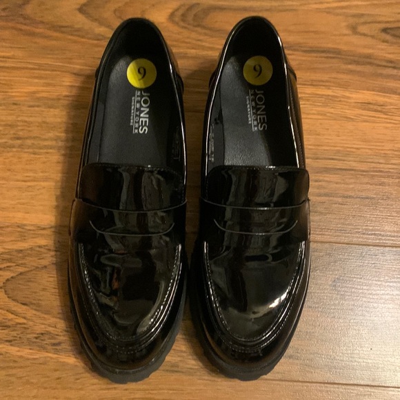 Jones New York Shoes - Jones New York Prizey Loafers Size 9